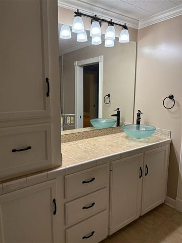 806 State Street, Jennings, LA 70546