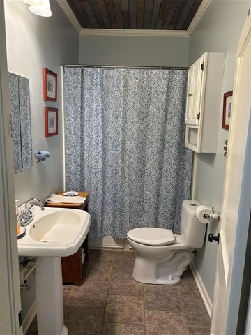 806 State Street, Jennings, LA 70546