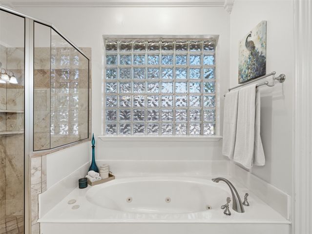 156 S Fork Drive, Hudson Oaks, TX 76087