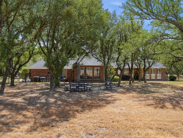 156 S Fork Drive, Hudson Oaks, TX 76087