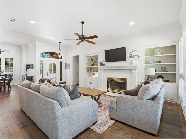 156 S Fork Drive, Hudson Oaks, TX 76087