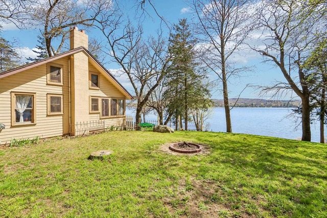W10740 Tipperary Road, Poynette, WI 53955