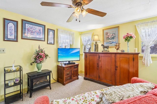 W10740 Tipperary Road, Poynette, WI 53955