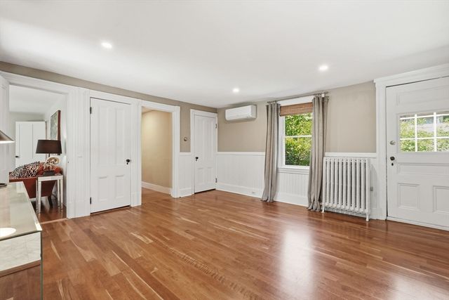 215 North St, Northampton, MA 01060