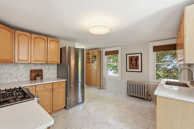 215 North St, Northampton, MA 01060