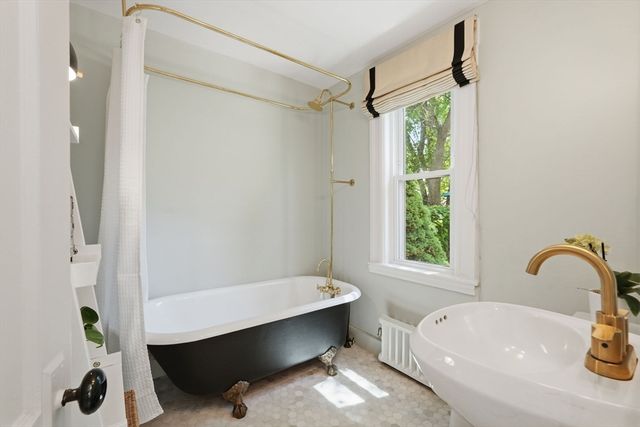 215 North St, Northampton, MA 01060