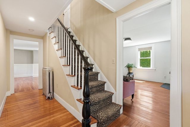 215 North St, Northampton, MA 01060