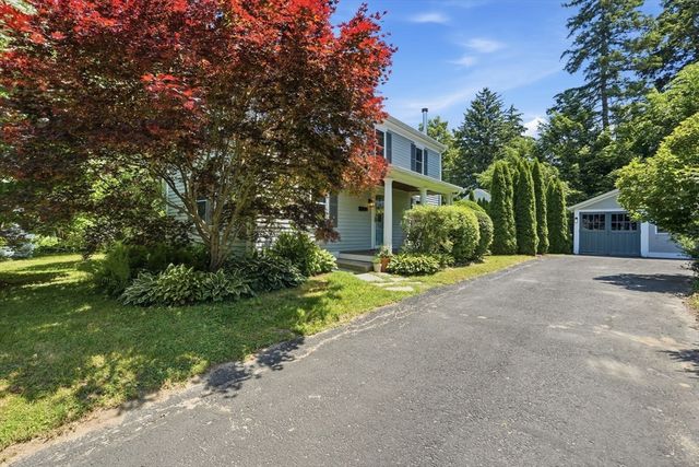 215 North St, Northampton, MA 01060