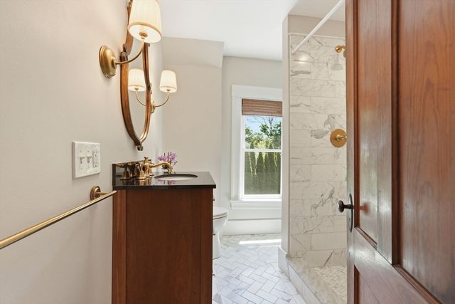 215 North St, Northampton, MA 01060