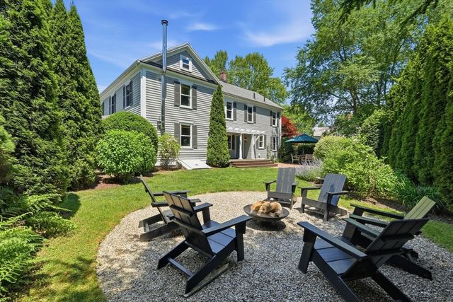 215 North St, Northampton, MA 01060