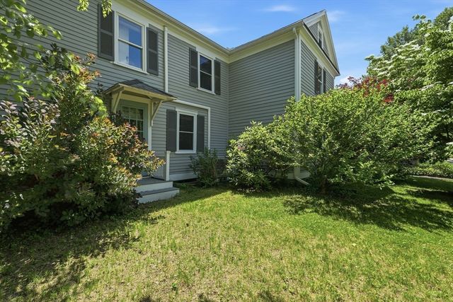 215 North St, Northampton, MA 01060