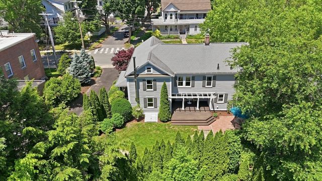 215 North St, Northampton, MA 01060