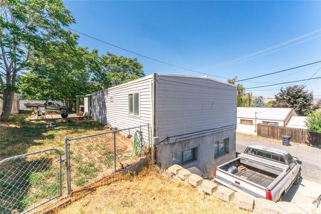 103 Seaton Avenue, Grand Coulee, WA 99133