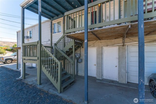 103 Seaton Avenue, Grand Coulee, WA 99133