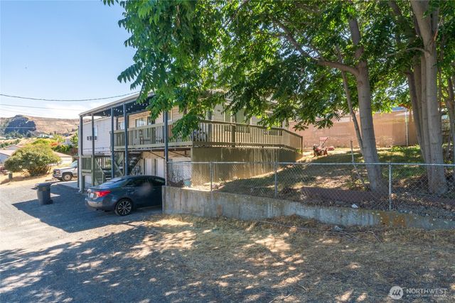 103 Seaton Avenue, Grand Coulee, WA 99133