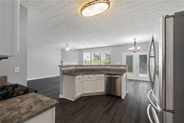 951 Island Pointe Way, Buford, GA 30518