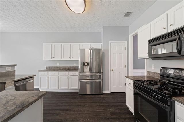 951 Island Pointe Way, Buford, GA 30518