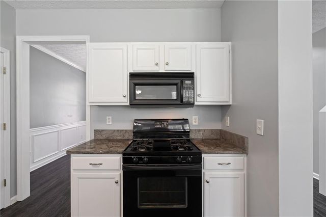 951 Island Pointe Way, Buford, GA 30518