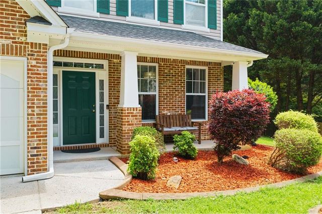 951 Island Pointe Way, Buford, GA 30518