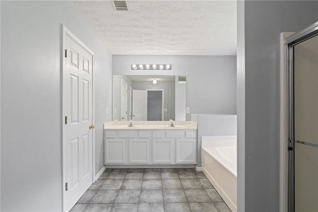 951 Island Pointe Way, Buford, GA 30518
