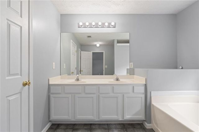 951 Island Pointe Way, Buford, GA 30518