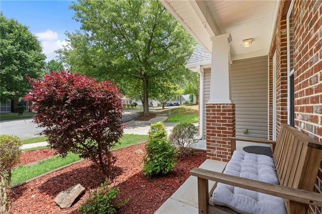 951 Island Pointe Way, Buford, GA 30518