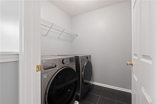951 Island Pointe Way, Buford, GA 30518