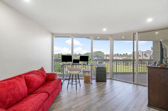 1900 Consulate Place 406, West Palm Beach, FL 33401