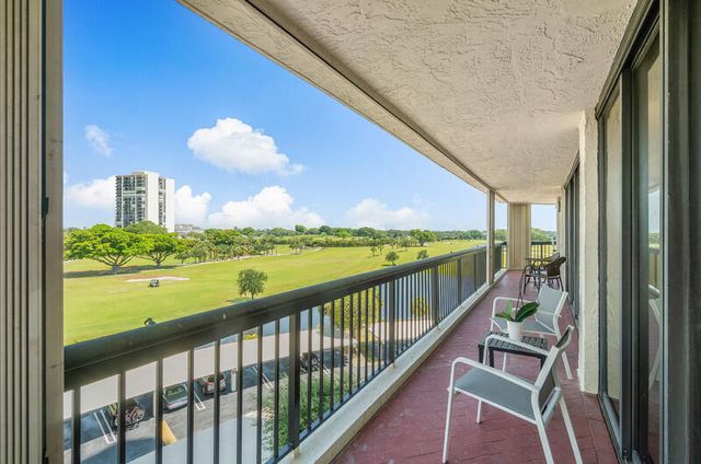 1900 Consulate Place 406, West Palm Beach, FL 33401