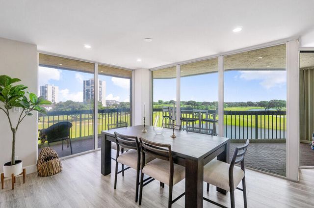 1900 Consulate Place 406, West Palm Beach, FL 33401