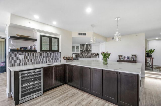 1900 Consulate Place 406, West Palm Beach, FL 33401