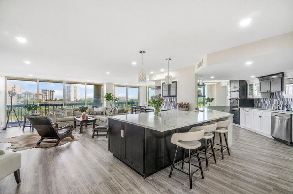 1900 Consulate Place 406, West Palm Beach, FL 33401