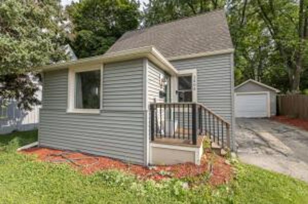 1405 Elder STREET, Waukesha, WI 53188