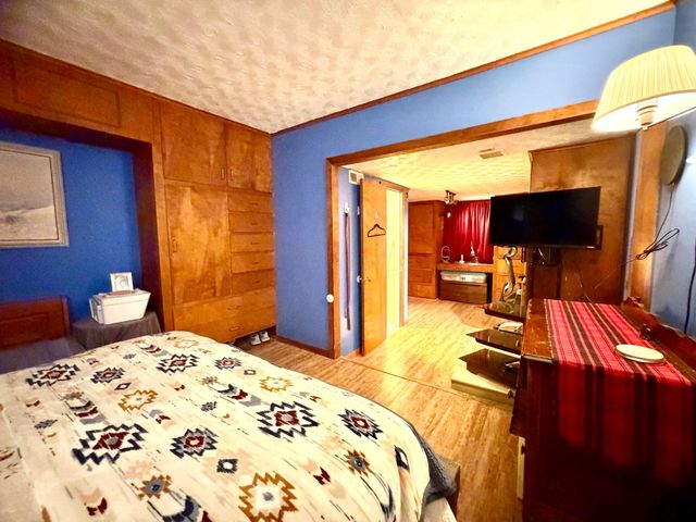 1054 S James Road, Columbus, OH 43227