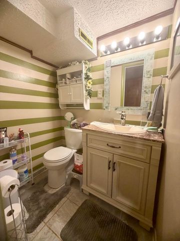1054 S James Road, Columbus, OH 43227