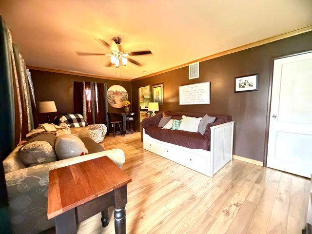 1054 S James Road, Columbus, OH 43227