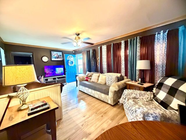 1054 S James Road, Columbus, OH 43227