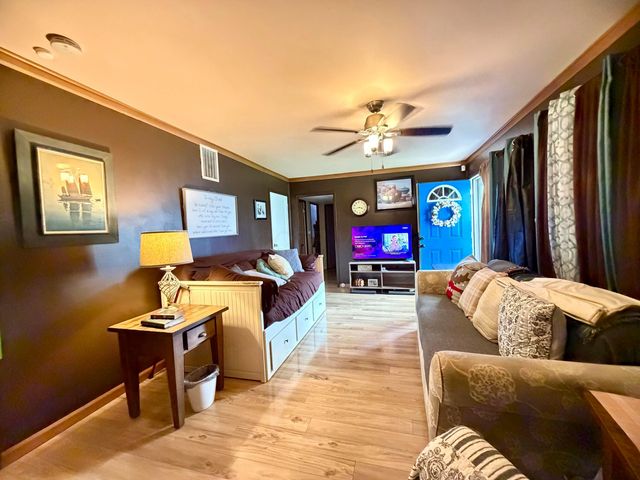 1054 S James Road, Columbus, OH 43227