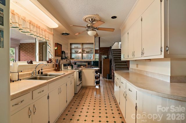1261 Springwood Church Road, Gibsonville, NC 27249