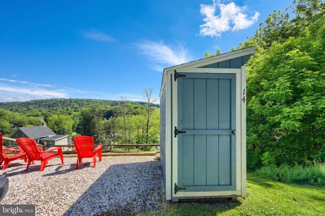 14 HIGH ST, Felton, PA 17322