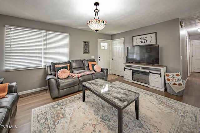 500 Buckingham Dr, Newport, TN 37821