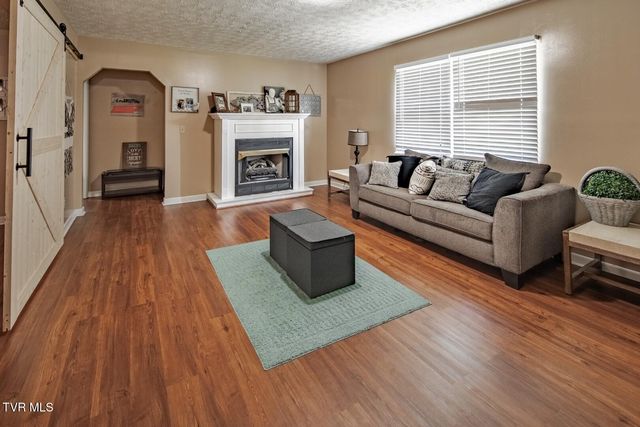 500 Buckingham Dr, Newport, TN 37821