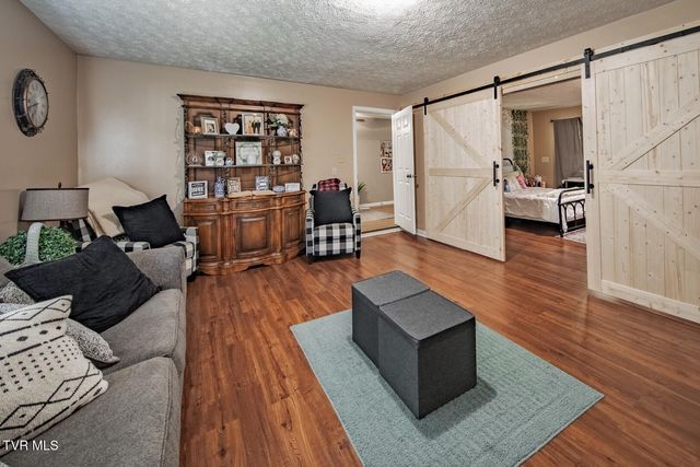 500 Buckingham Dr, Newport, TN 37821