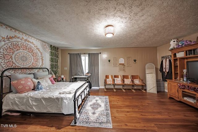 500 Buckingham Dr, Newport, TN 37821