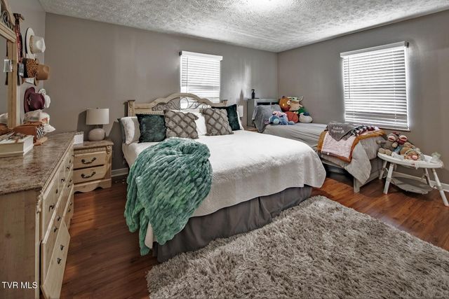 500 Buckingham Dr, Newport, TN 37821