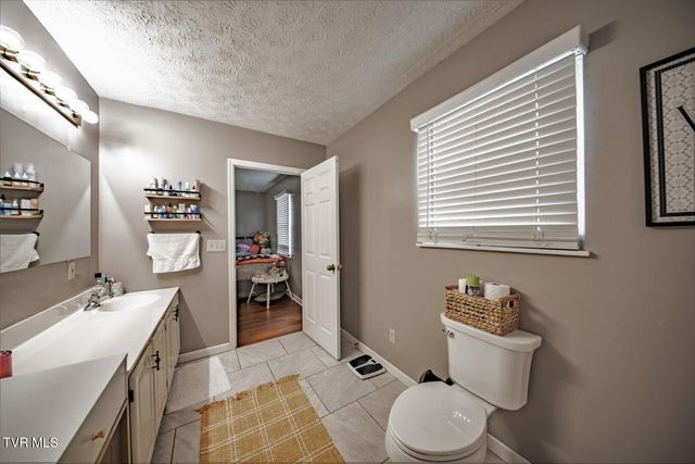 500 Buckingham Dr, Newport, TN 37821