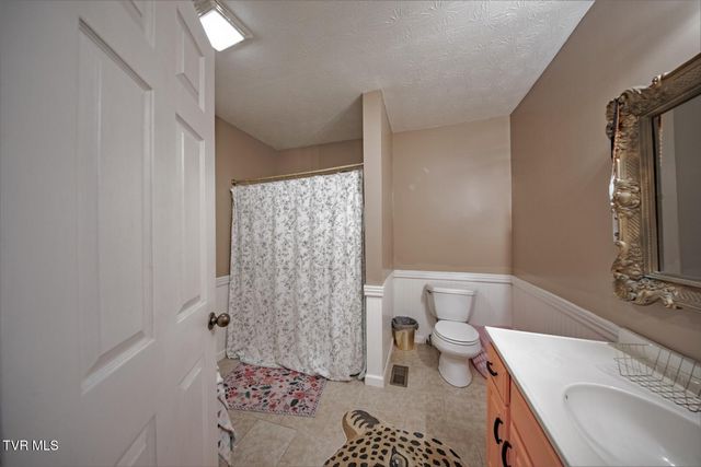 500 Buckingham Dr, Newport, TN 37821