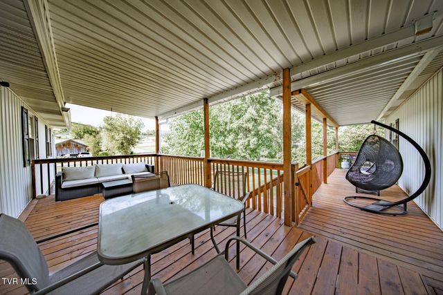 500 Buckingham Dr, Newport, TN 37821