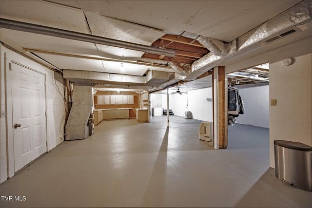 500 Buckingham Dr, Newport, TN 37821