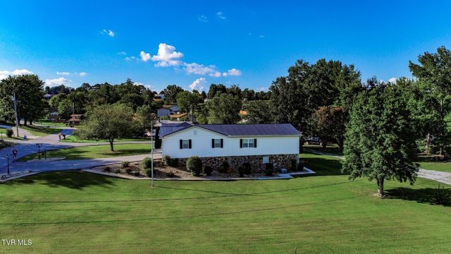 500 Buckingham Dr, Newport, TN 37821